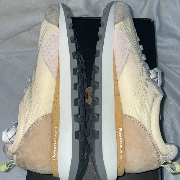 NWT Flower Mountain ASUKA Sneaker - Picture 14 of 17